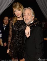 组图：斯威夫特派对变小野豹 透视短裙秀美腿