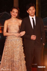 幻灯：香港金像奖红毯 舒淇张震不惧绯闻携手出席