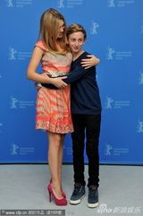 组图：《姐姐》举行发布会 主角现场“姐弟情深”