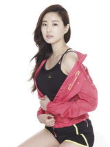 高清组图：韩星金莎朗健身写真大胆裸露自然性感