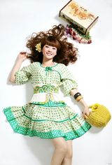 高清：柳岩甜美笑容新写真 岩语录揭秘感性另一面