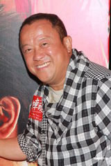 组图：柯有伦携《阵头》杀到香港 张学友曾志伟撑场