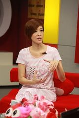 组图：陈珊妮聊新专辑 犀利称选秀不再纯粹