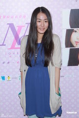 组图：舞台剧《Love Novels》首演 陈嘉宝到场支持