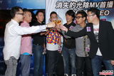 组图：“古惑仔”风骚聚首 郑伊健不知吴尊当爸