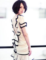 组图：封面女星董璇时尚变身 玩转贵气风范新造型