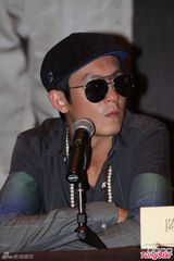 组图：陈冠希将开唱出碟 记者问封杀被请出场