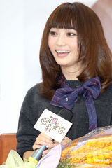 组图：林志颖新片变身伪娘 片场庆生自曝年龄