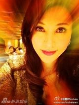 组图：李嘉欣与许晋亨恩爱吃开年饭 避答将生女