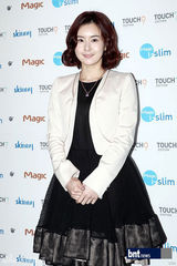 组图：张允珠崔贞允等明星出席饮水机新品宣传活动