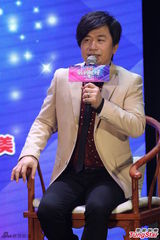 张柏芝出席综艺节目 粉嫩短裙身材苗条依旧