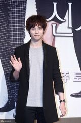 高清组图：张东健金荷娜亮相《绅士的品格》发布会