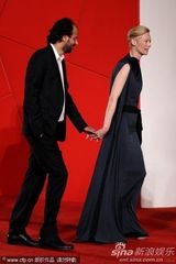 《黑色维纳斯》首映   奥斯卡女配角蒂尔达优雅捧场