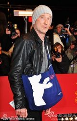 高清组图：《商海通牒》首映 史派西杰瑞米型男斗帅