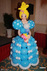 组图：钟镇涛女儿钟懿庆8岁生日 向父母逼婚明年机会最大