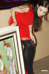 组图：陈思思将在香港开唱 张柏芝红装默契助阵