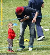 策划：七公主和萌爸贝克汉姆的亲密瞬间