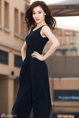 组图：邢宇菲率性登杂志 诠释优雅中性风