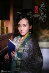 组图：王鸥《精忠岳飞》与罗嘉良缠绵剧照曝光