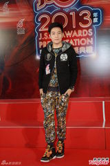 组图：传林峰不续约与TVB交恶 许廷铿有望上位