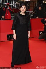 组图：《闭幕》首映 导演帕纳西现场行礼