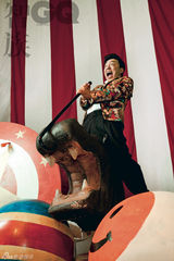 组图：徐峥黄渤王自健搞笑三人组拼功力