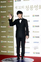 组图：第32届韩国青龙电影奖颁奖典礼群星闪耀