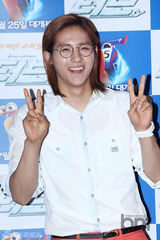 组图：韩团B1A4助阵动画片《Turbo》试映会