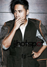 高清组图：黄征烟熏演绎声色秀场 新片引领冬装潮流