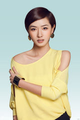 组图：万茜清凉写真 黄衣娇艳性感迷人