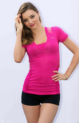 高清组图：米兰达-可儿运动紧身衣展露好身材