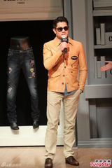 组图：郭富城回应城叶恋 怒斥报道不实