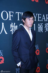 组图：秦昊帅气亮相GQ盛典 文艺气质尽显魅力