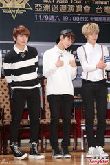 组图：TEENTOP来台吸粉 秀性感部位惹粉丝尖叫