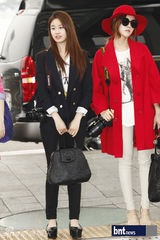 组图：韩团T-ara与新人女子组合赴欧旅行