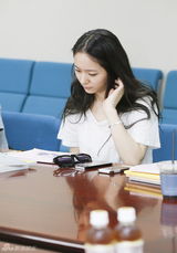 《继承者们》剧本排练 李敏镐邻家金宇彬有型