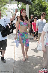 组图：陈敏之比基尼装秀长腿 为戏激吻阮兆祥