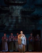 组图：辛柏青《青蛇》法海造型独特 慈悲惹波澜