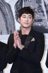 高清组图：姜至奂黄静茵出席《钱的化身》发布