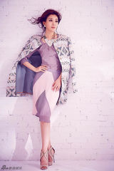 组图：姜鸿初春气质写真 优雅知性展都市OL风