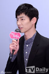 组图：Kara朴奎利MBLAQ天动宣传《美甲店》