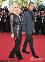 组图：范冰冰艳撑《生命之树》首映 邓文迪夫妇亮相