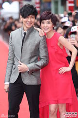 组图：林俊杰将写歌为四川灾区打气