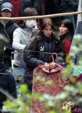 幻灯图：林志玲演女工遭追杀 演日剧上海弄堂疯跑  