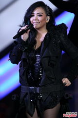 组图：郭富城张惠妹亮相台北跨年high翻全场