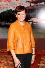 组图：阿娇回忆儿时温情往事 欲趁楼市高峰卖房