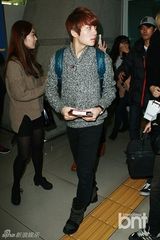 组图：TEENTOP现身机场 飞往台湾开个唱