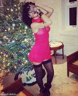 组图：蕾哈娜透视情趣睡衣配黑丝 傲人双峰隐现