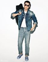 组图：白微秋装时尚写真彰显阳光特质