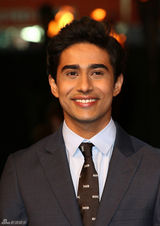 组图：李安《少年派》英国首映 红人“洛基”捧场